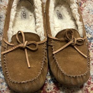 UGG Dakota Moccasin/Slipper. Size 11